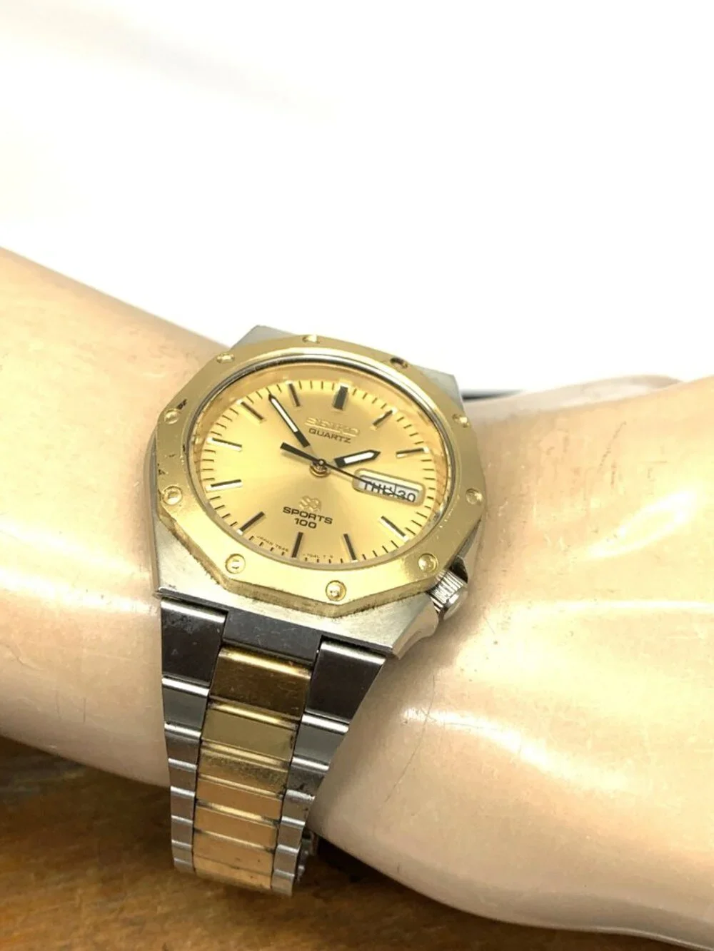 Seiko Sports 100 Men's Watch 7546-7039 Vintage Quartz Day Date 2-Tone Steel 39mm